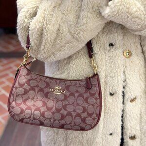 NWT Coach Teri Shoulder Bag In Signature Chambray CH139